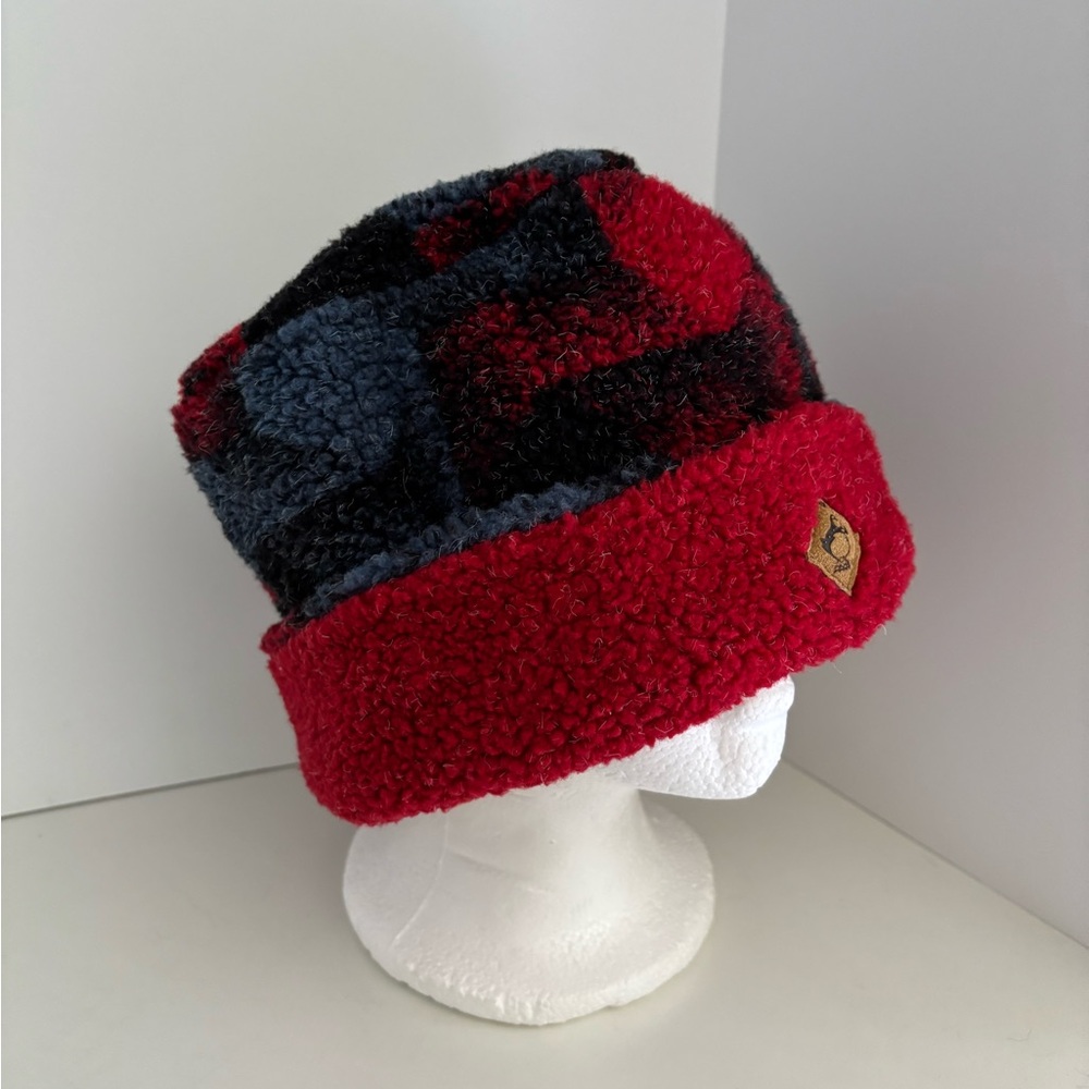 NWOT Puffin Brand Logo Patch Fleece Fuzzy Snowboard Beanie Cap